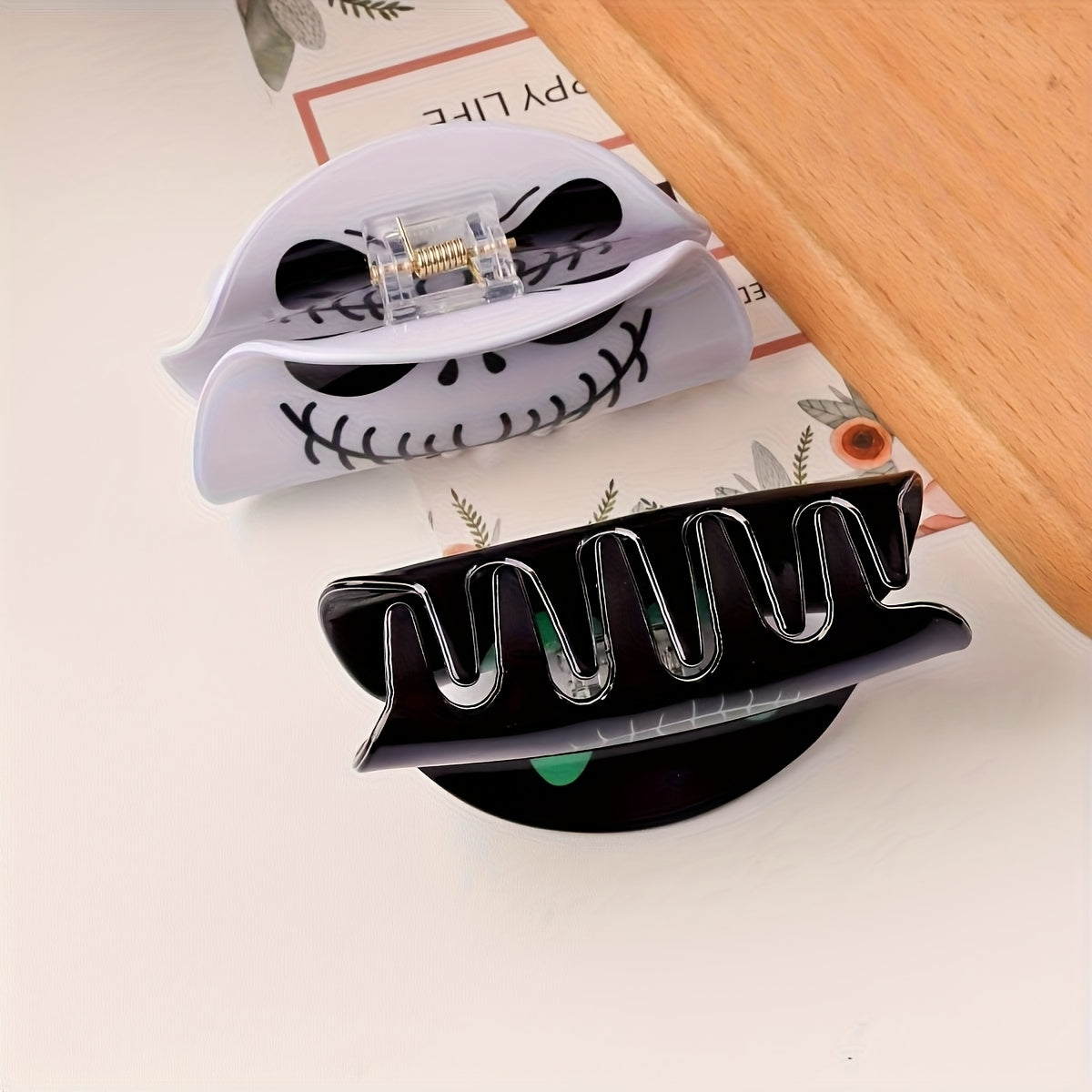 1pc Disney Nightmare Before Christmas Jack Skellington Hair Clip - Officially Licensed Halloween, Ponytail Holder for Women & Girls, Spooky Christmas Party Accessory, Tim Movie Collectible Gift (1 Claw Clip), Halloween Hair Clip, Holiday Gift Idea, Gothic