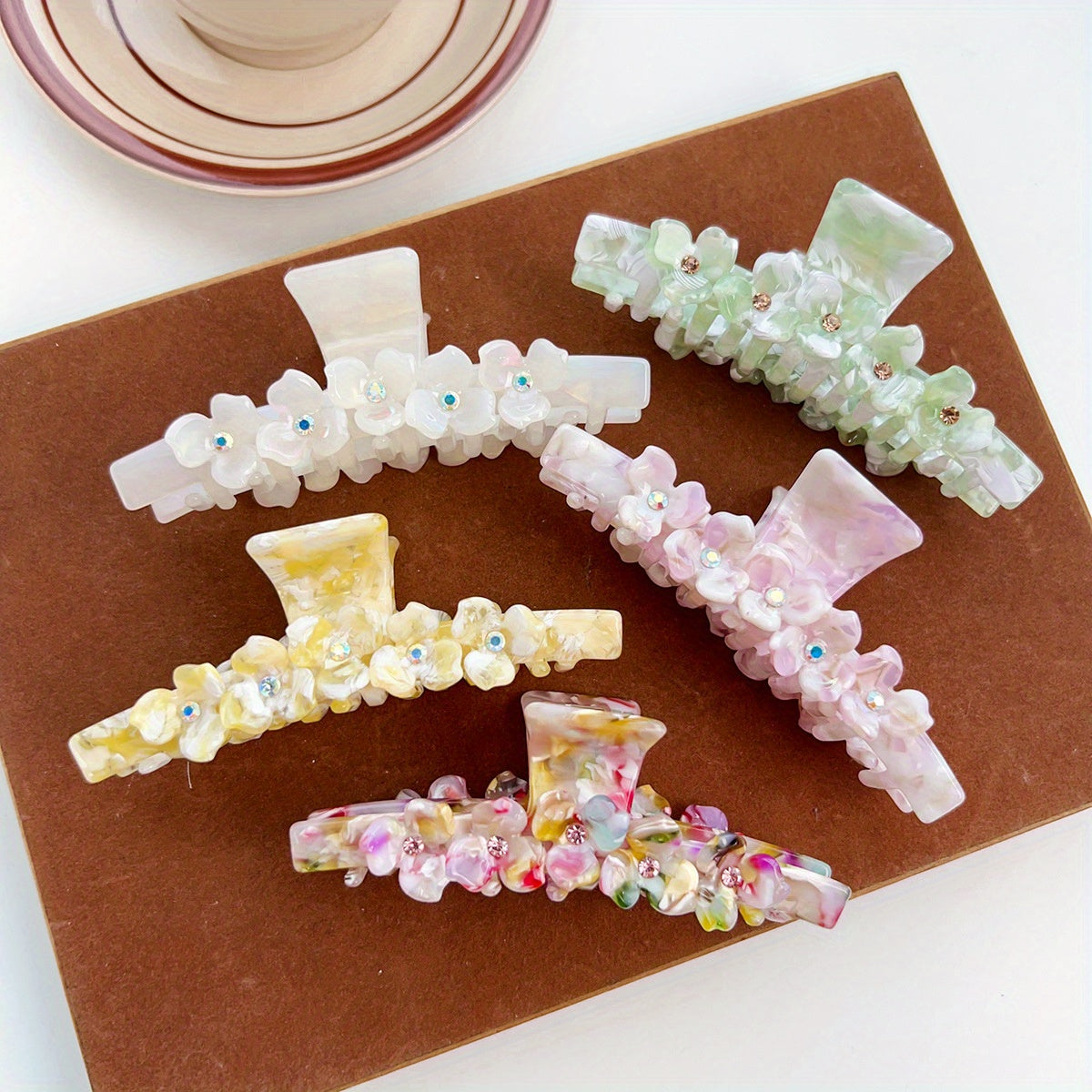 [Elegant Retro Shark Clip] Elegant Retro Shark Clip Hair Clips for Women - Durable Plastic Hairpins with Floral & Bead Accents, Pastel Colors, Secure Hold for Updos, Ponytails, Braids - Perfect for Teens & Adults